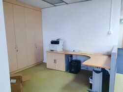 United Square (D11), Office #584317891